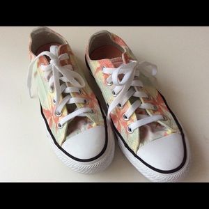 Converse tennis shoe